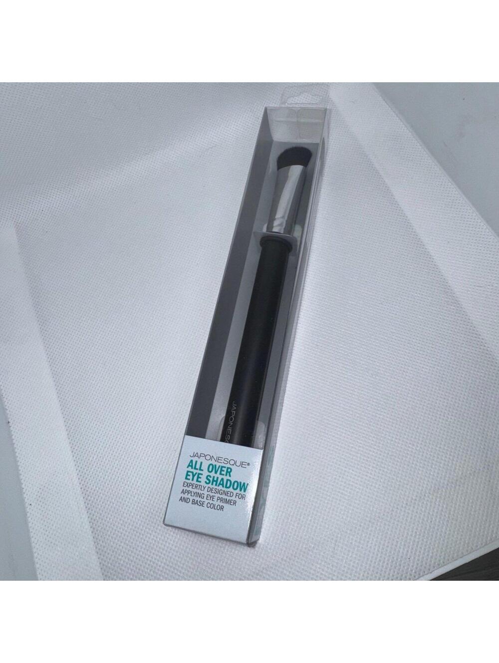 New Japonesque All Over Eye Shadow Brush